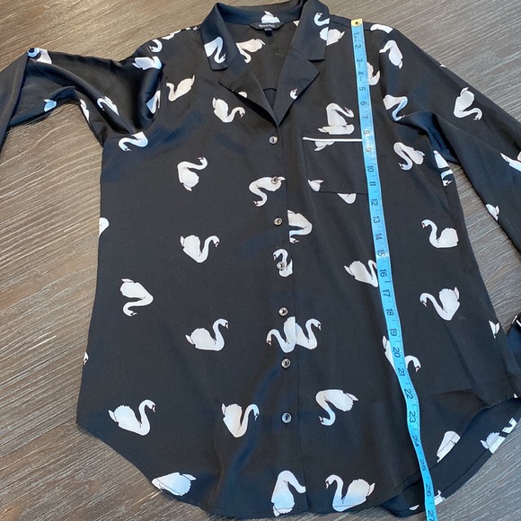 RW and Company, extra small ladies swan blouse in black and white. - Picture 8 of 8